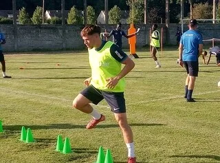 N2. SABLÉ FC : TOM VOIRIN, UN LEADER PAR LA PAROLE ET L’ÉNERGIE POUR LES SABOLIENS