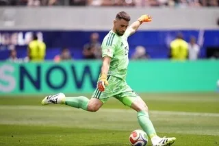 FRANCE – ESPAGNE. « LE PLUS IMPRÉVISIBLE EST DEMBÉLÉ » : LE GARDIEN ESPAGNOL ÉVOQUE LA DEMI-FINALE DE COUPE DU MONDE