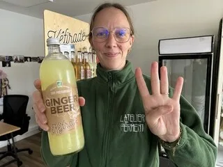 «UN SACRÉ COUP DE PROJECTEUR»… ET UN BOOM DES VENTES: POURQUOI CETTE PETITE ENTREPRISE DE L’OUEST DIT «MERCI» À SQUEEZIE