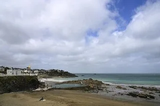 MÉTÉO : NUAGES ET PLUIE AU NORD, CHALEUR AU SUD… À QUOI S’ATTENDRE CETTE SEMAINE ?