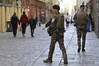 MANIFESTATIONS DU 24 OCTOBRE : LES SOLDATS DE SENTINELLE MONTENT SUR LE FRONT INTÉRIEUR