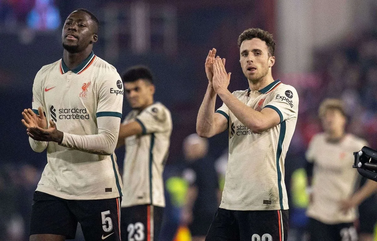 « ON PEUT AUSSI AVOIR UNE DÉPRESSION DANS LE FOOT… » LES CONFESSIONS DE KONATÉ APRÈS LES DÉCÈS DE SON PÈRE ET DE JOTA