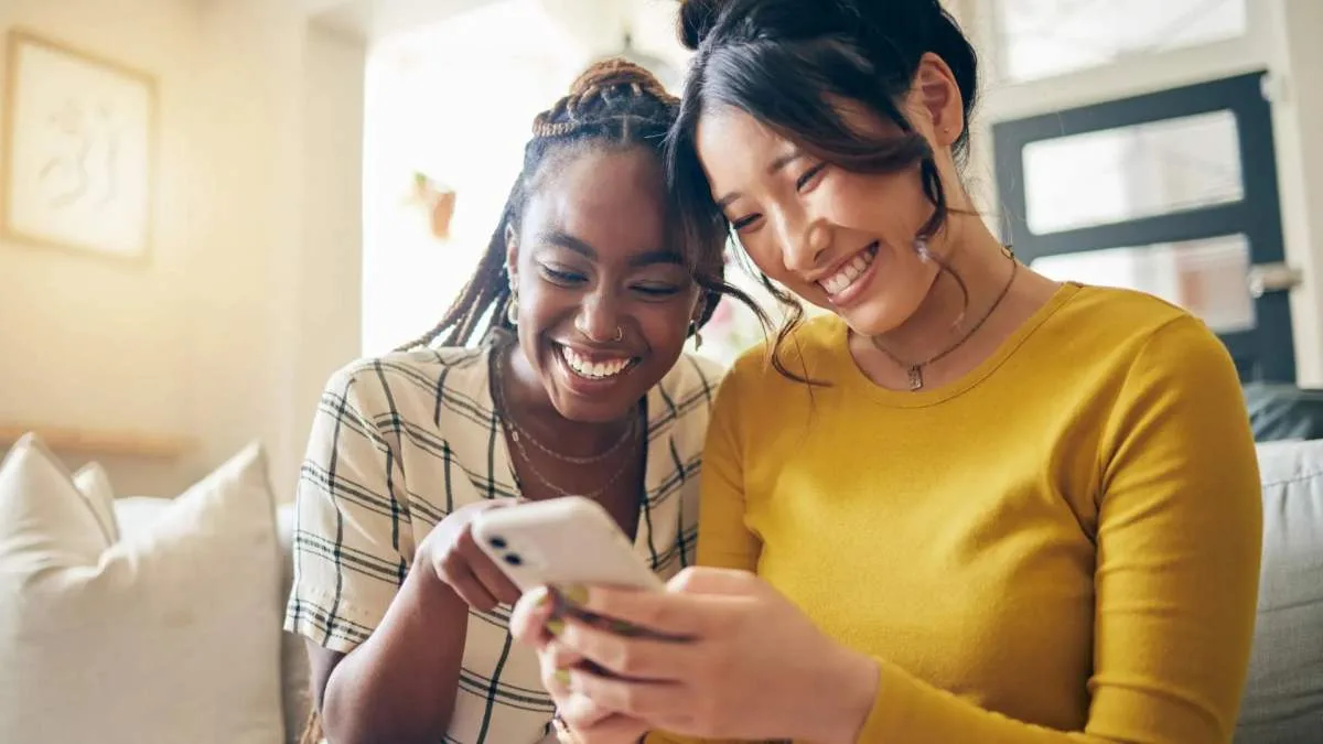LES GLOBE-TROTTEURS ONT TROUVÉ LEUR FORFAIT AVEC SOSH : 200 GO DE 5G ET 40 GO DANS 135 PAYS POUR MOINS DE 16 € /MOIS