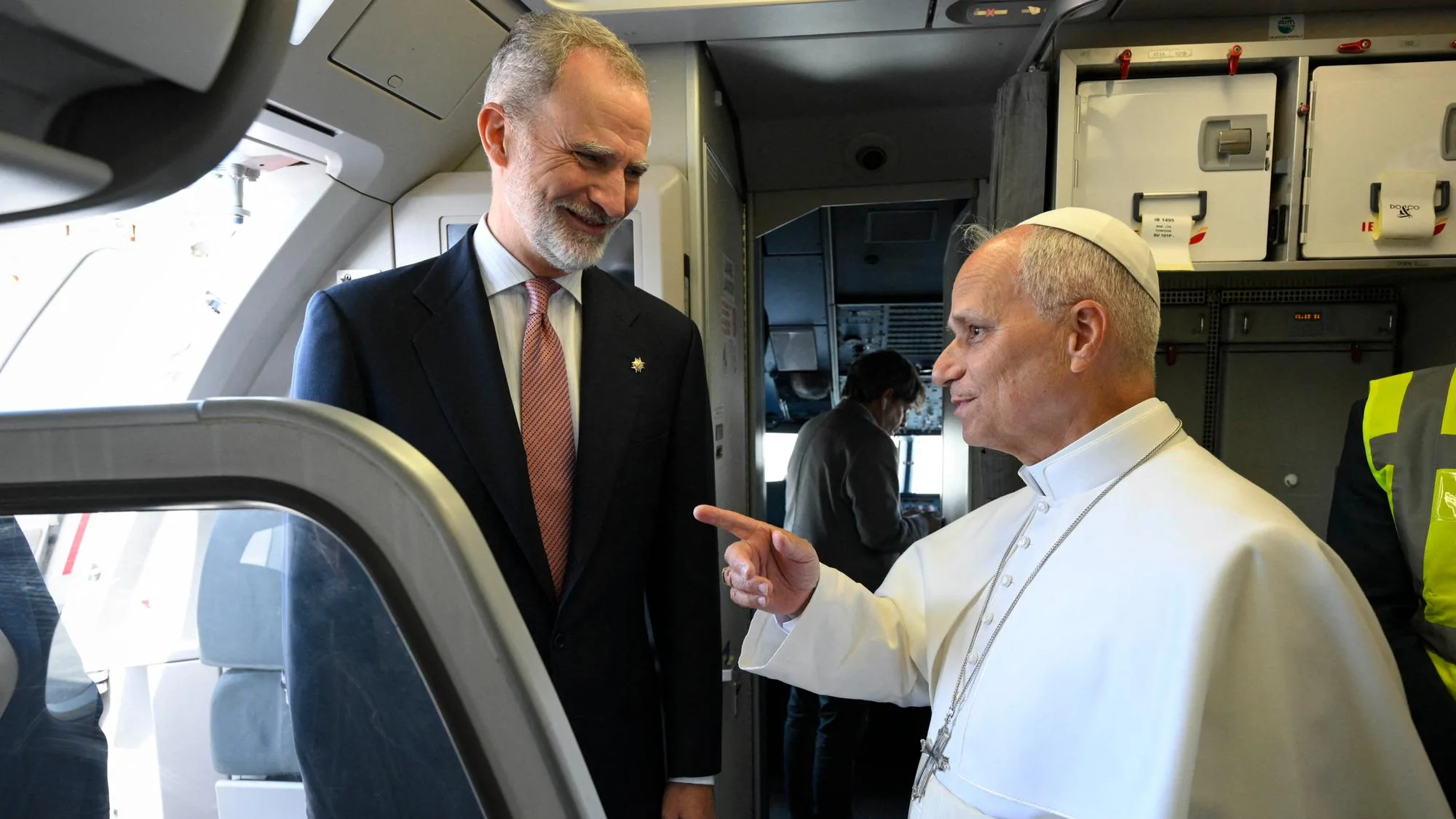 LE PAPE LÉON XIV, SANS L’INTERVENTION DU ROI D’ESPAGNE, A BIEN FAILLI RESTER BLOQUÉ AUX CANARIES