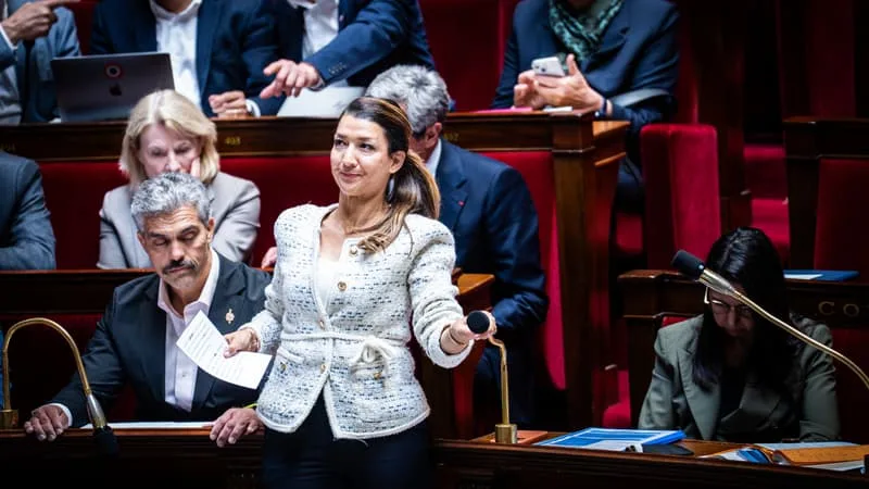 « JE LANCE UN APPEL AUX PATRONS: INVESTISSEZ DANS NOTRE JEUNESSE! »: LA MINISTRE DE LA FORMATION PROFESSIONNELLE APPELLE LES ENTREPRISES À EMBAUCHER DES APPRENTIS ET AFFIRME QUE « LE CHÔMAGE DES JEUNES N’EST PAS UNE FATALITÉ »