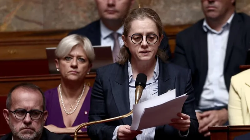 « NOUS N’ARRIVONS PAS À CONDAMNER NI À JUGER CES AFFAIRES »: FACE AUX VIOLENCES SEXUELLES, LA DÉPUTÉE CÉLINE THIÉBAULT-MARTINEZ DÉFEND SA PROPOSITION DE LOI « INTÉGRALE »