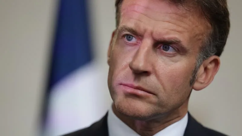 LA PRÉSIDENCE SYRIENNE ANNONCE QU’EMMANUEL MACRON VA SE RENDRE EN SYRIE
