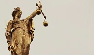 INTERCEPTÉS À LA FRONTIÈRE ESPAGNOLE AVEC PRÈS DE 600 KG DE DROGUE, CINQ HOMMES CONDAMNÉS DANS L’ESSONNE