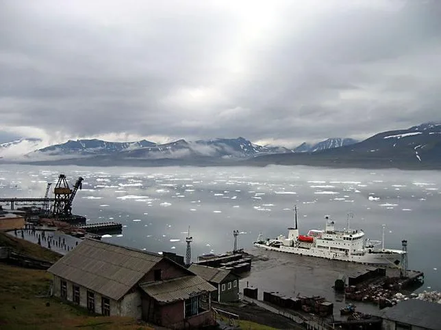 AU SVALBARD, LA SAISIE D’UN NAVIRE RUSSE EXACERBE LES TENSIONS ENTRE OSLO ET MOSCOU