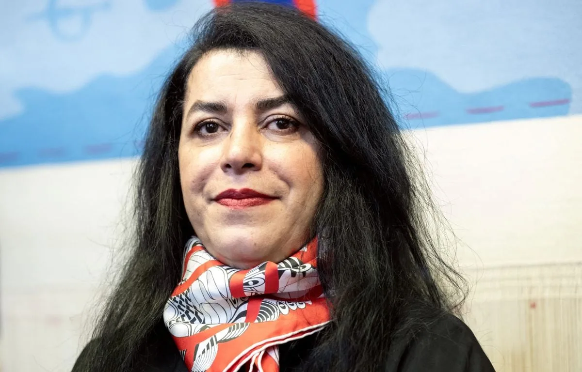 CÉLÈBRE POUR PERSEPOLIS, L’ARTISTE FRANCO-IRANIENNE MARJANE SATRAPI EST MORTE À 56 ANS
