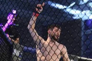 VIDÉO MMA. LE K.-O. IMPRESSIONNANT D’ANZOR BAYBATYROV INFLIGÉ À PAUL DENA NAVERO