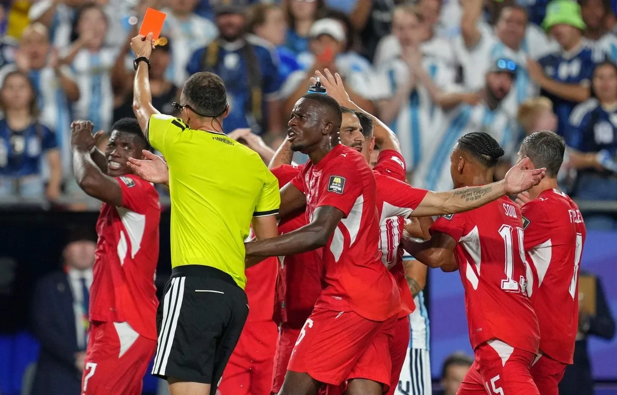 COUPE DU MONDE : « LE FOOTBALL A PERDU »… ET ON PARLE ENCORE D’ARBITRAGE APRÈS LA QUALIFICATION RIC RAC DE L’ARGENTINE