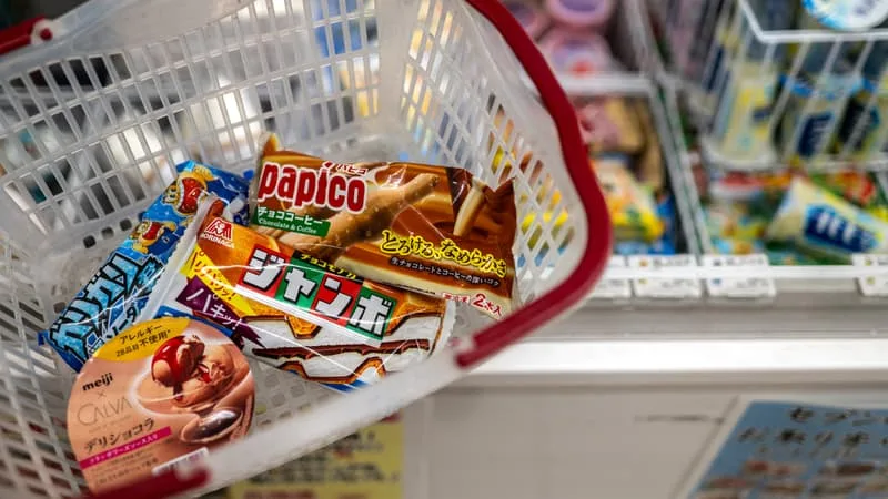 CES SIX GRANDS FABRICANTS DE GLACES SE SONT-ILS ENTENDUS POUR AUGMENTER LEURS PRIX? AU JAPON, UNE ENQUÊTE SE PENCHE SUR UN POSSIBLE CARTEL DES CRÈMES GLACÉES