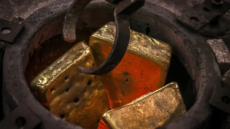 L’OR TERMINE SON PIRE TRIMESTRE DEPUIS PLUS DE 10 ANS: JUSQU’OÙ LE COURS DU MÉTAL PRÉCIEUX PEUT-IL PLONGER?