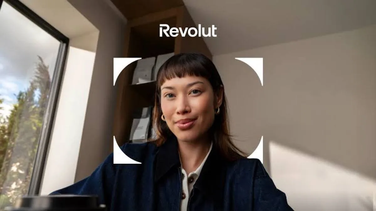 REVOLUT LANCE PAY WITH SMILE, LE PAIEMENT PAR RECONNAISSANCE FACIALE SANS CARTE BANCAIRE NI TÉLÉPHONE