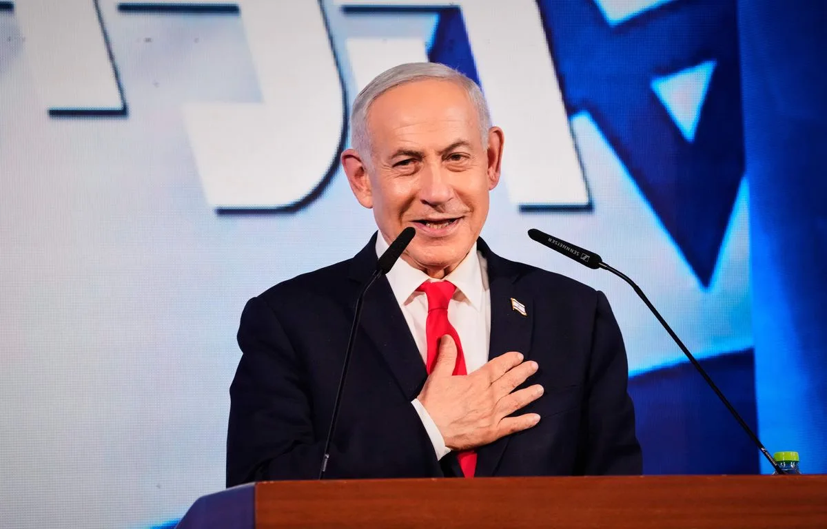 ÉLECTIONS EN ISRAËL : LES PRO-NETANYAHOU ET L’OPPOSITION À ÉGALITÉ AUX LÉGISLATIVES, D’INTENSES TRACTATIONS SE PROFILENT