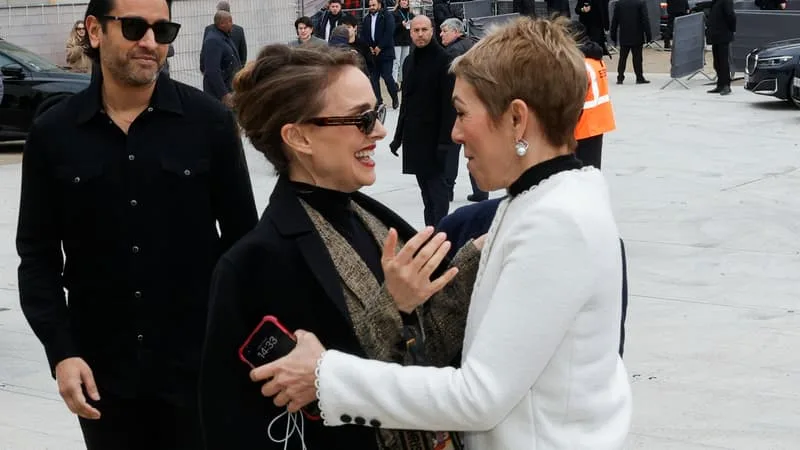 MATHILDE FAVIER EST MORTE À L’ÂGE DE 57 ANS: QUI ÉTAIT CETTE INFLUENTE PARISIENNE ET FIGURE DE LA MAISON DIOR OÙ ELLE ÉTAIT CHARGÉE DES RELATIONS AVEC LES CÉLÉBRITÉS ?