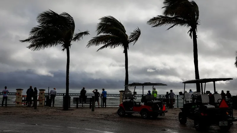 L’OURAGAN ISAIAS, LE PREMIER DE LA SAISON, S’INTENSIFIE ET SE DIRIGE VERS LE GOLFE DU MEXIQUE