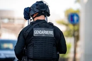 UN HOMME RECHERCHÉ, SOUPÇONNÉ D’AVOIR AGRESSÉ SON EX DANS LE MORBIHAN, UN RÉVOLVER ET DES CARTOUCHES DE FUSIL RETROUVÉS