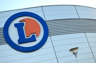 RAPPEL D’UNE PIZZA AU SAUMON VENDUE AU RAYON PLATS PRÉPARÉS DE LECLERC, ELLE POURRAIT CONTENIR DES « CORPS ÉTRANGERS »