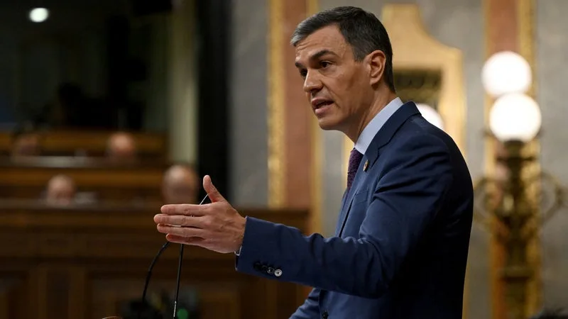 CRISE À CEUTA: PEDRO SÁNCHEZ FUSTIGE DE « FAUSSES INFORMATIONS » DIFFUSÉES PAR UNE « INTERNATIONALE D’ULTRA-DROITE »