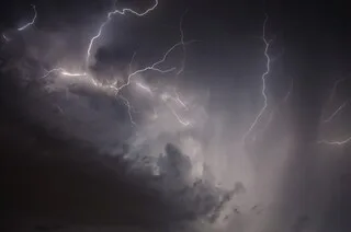 « JE N’AI JAMAIS VU ÇA » : UN VIOLENT ORAGE DE GRÊLE CAUSE D’IMPORTANTS DÉGÂTS DANS LE DOUBS