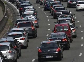CHASSÉ-CROISÉ DU 8 AOÛT : BOUCHONS, RALENTISSEMENTS… LA CIRCULATION EST DIFFICILE SUR CE GRAND AXE DU MAINE-ET-LOIRE