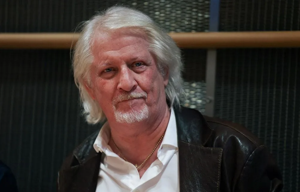« ON SERA TRÈS BIEN TOUS LES DEUX »… PATRICK SÉBASTIEN VEUT REPOSER AUPRÈS DE SON FILS