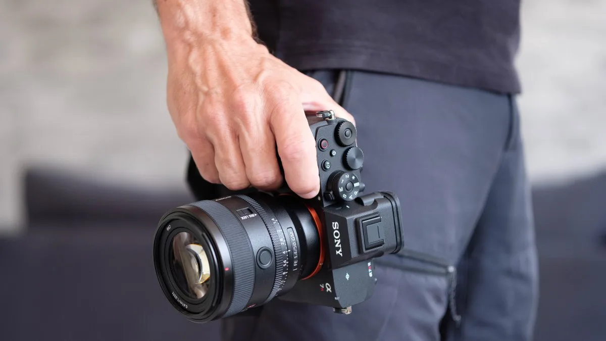 J’AI TESTÉ LE SONY A7R VI : LA DÉFINITION REINE, LA VITESSE EN PRIME (ET UN PRIX QUI PIQUE)