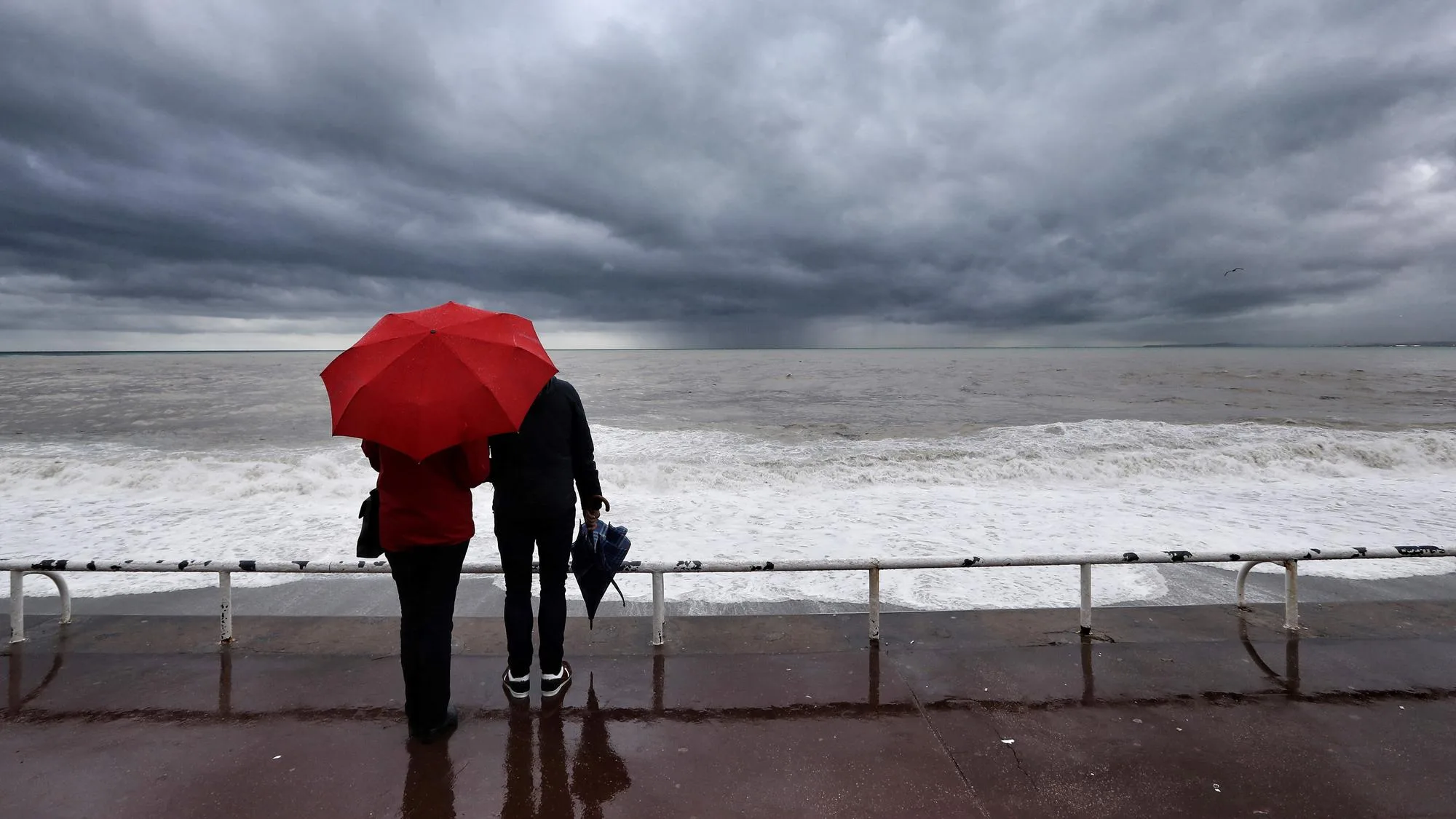 MÉTÉO : LA CARTE DES VIGILANCES DE MERCREDI DESSINE (TRÈS CLAIREMENT) LA PERTURBATION DU JOUR