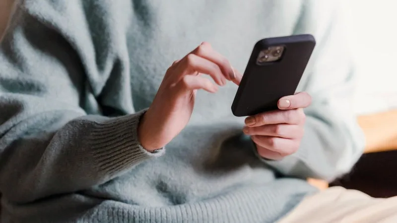 CARREFOUR MOBILE, AUCHAN TELECOM: DES FORFAITS MOBILES MOINS CHERS SI VOUS FAITES VOS COURSES DANS CES ENSEIGNES