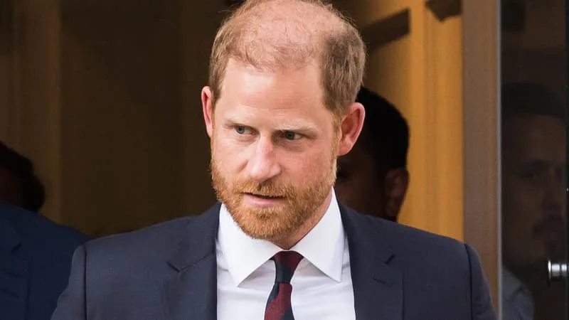 « CE N’EST PAS GAGNÉ, WILLIAM EST TERRIBLEMENT RANCUNIER »: APRÈS LE RETOUR DE HARRY AU ROYAUME-UNI, OÙ EN EST LA RÉCONCILIATION AVEC LA FAMILLE ROYALE?