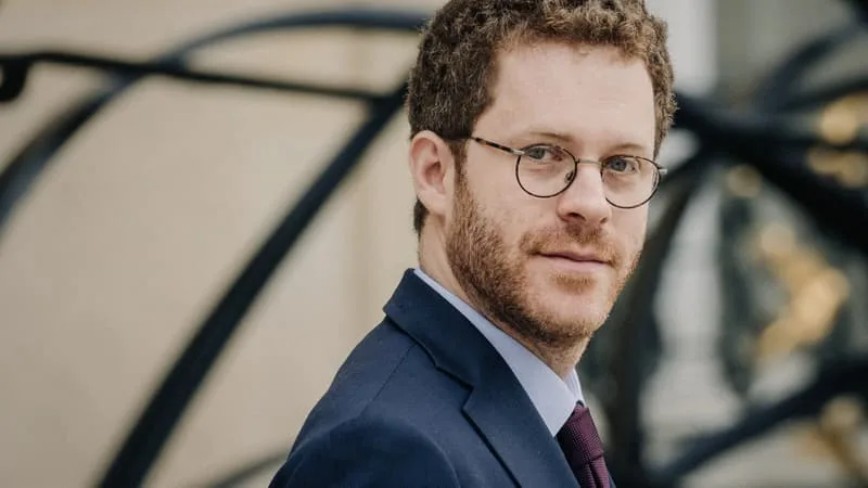 « ON EST ASSIS SUR UN BARIL DE POUDRE »: LE GOUVERNEMENT VA CONVOQUER UN COMITÉ D’ALERTE DES FINANCES PUBLIQUES LE 7 JUILLET ET ANNONCER DE NOUVELLES ÉCONOMIES