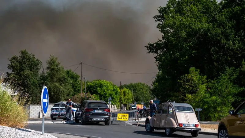 CERTAINES SOCIÉTÉS POURRAIENT « DISPARAÎTRE DÉFINITIVEMENT » SELON L’U2P: LES ORGANISATIONS PATRONALES RÉCLAMENT DES AIDES EXCEPTIONNELLES POUR LES 14.500 ENTREPRISES PARALYSÉES PAR LES INCENDIES EN GIRONDE