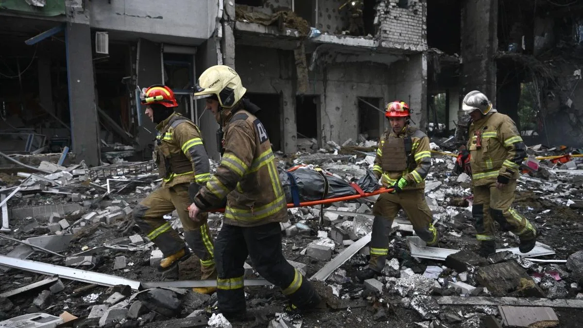 LA RUSSIE LANCE DES ATTAQUES MEURTRIÈRES SUR KIEV, À LA VEILLE D’UN SOMMET DE L’OTAN