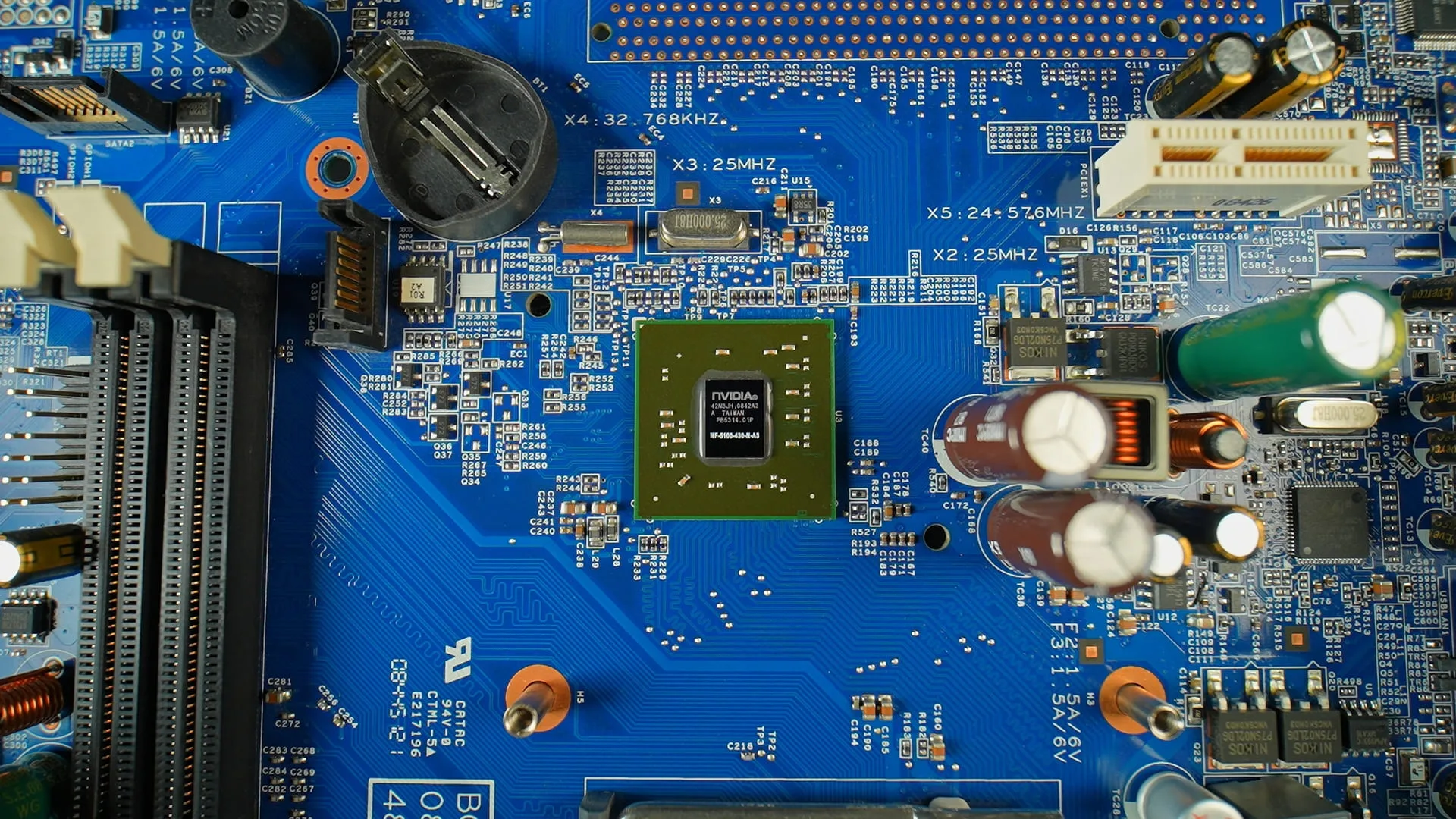 LES JOUEURS LE SOIR, L’IA EN JOURNÉE : SHADOW LANCE BLADE POUR RENTABILISER SES 12 000 GPU