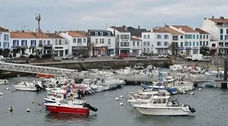DES OPÉRATIONS DE RECHERCHES EN COURS POUR RETROUVER LES OCCUPANTS D’UN VOILIER À LA DÉRIVE AU LARGE DE L’ÎLE D’YEU