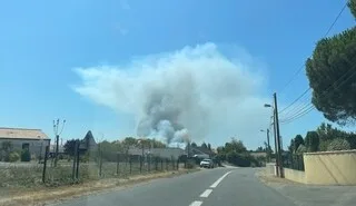 INCENDIE À LA PLAINE-SUR-MER : UN CAMPING ET UN CENTRE ÉQUESTRE ONT ÉTÉ ÉVACUÉS