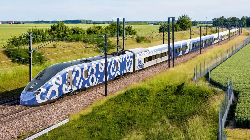 « CELA CHANGE-T-IL NOS PLANS? NON »: MALGRÉ LES FISSURES SUR SES FUTURS TGV FABRIQUÉS EN ESPAGNE, LE CONCURRENT DE LA SNCF LE TRAIN VEUT RASSURER