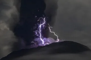 QU’EST-CE QU’UN ORAGE VOLCANIQUE, CE PHÉNOMÈNE MÉTÉOROLOGIQUE QUI A TUÉ UN TOURISTE SUR LE VOLCAN ETNA ?