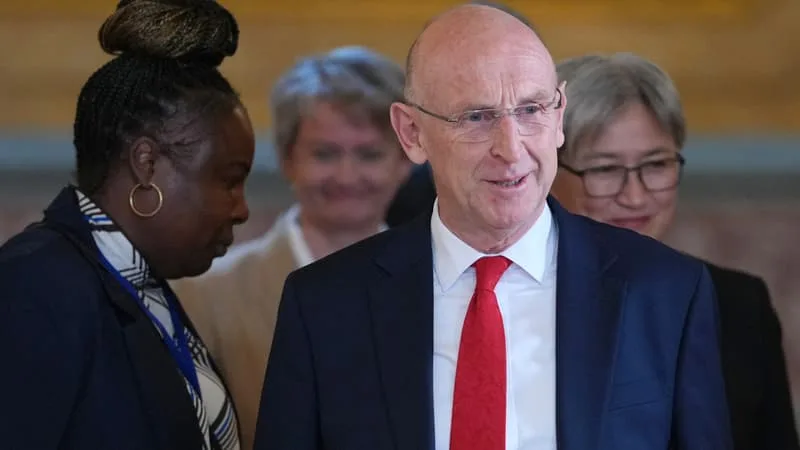 « VOUS N’AVEZ PAS ÉTÉ EN MESURE DE MOBILISER LES RESSOURCES POUR DÉFENDRE LE PAYS »: LE MINISTRE BRITANNIQUE DE LA DÉFENSE CLAQUE LA PORTE DU GOUVERNEMENT