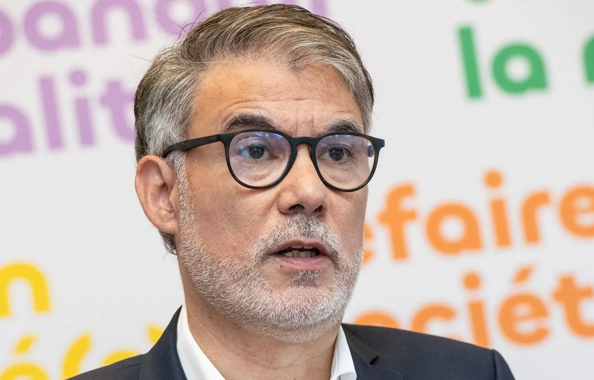 CANICULE : LE PS N’ÉCOUTERA PAS OLIVIER FAURE ET NE VOTERA PAS LA MOTION DE CENSURE DES ÉCOLOGISTES