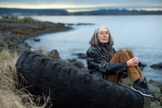 ANNE CARSON, LA NOBEL CANADIENNE QUI RAJEUNIT LES POÈTES GRECS