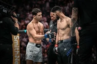 MMA. « C’EST OK D’ÊTRE FIER DE SES ORIGINES » : AXEL SOLA APPORTE SON SOUTIEN À FARÈS ZIAM, VICTIME D’INSULTES RACISTES