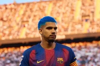 FOOTBALL. RONALD ARAUJO PRÊTÉ PAR LE FC BARCELONE À LIVERPOOL