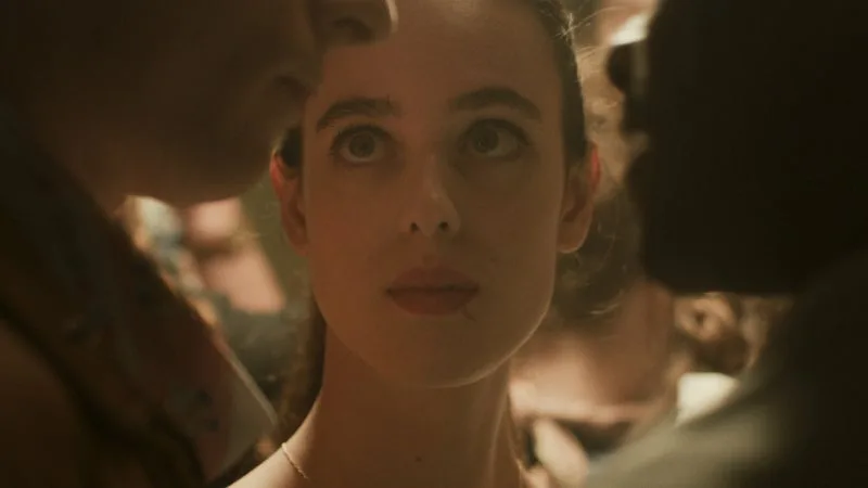 « MÉMOIRE DE FILLE »: COMMENT JUDITH GODRÈCHE FILME LES VIOLENCES SEXUELLES RACONTÉES PAR ANNIE ERNAUX