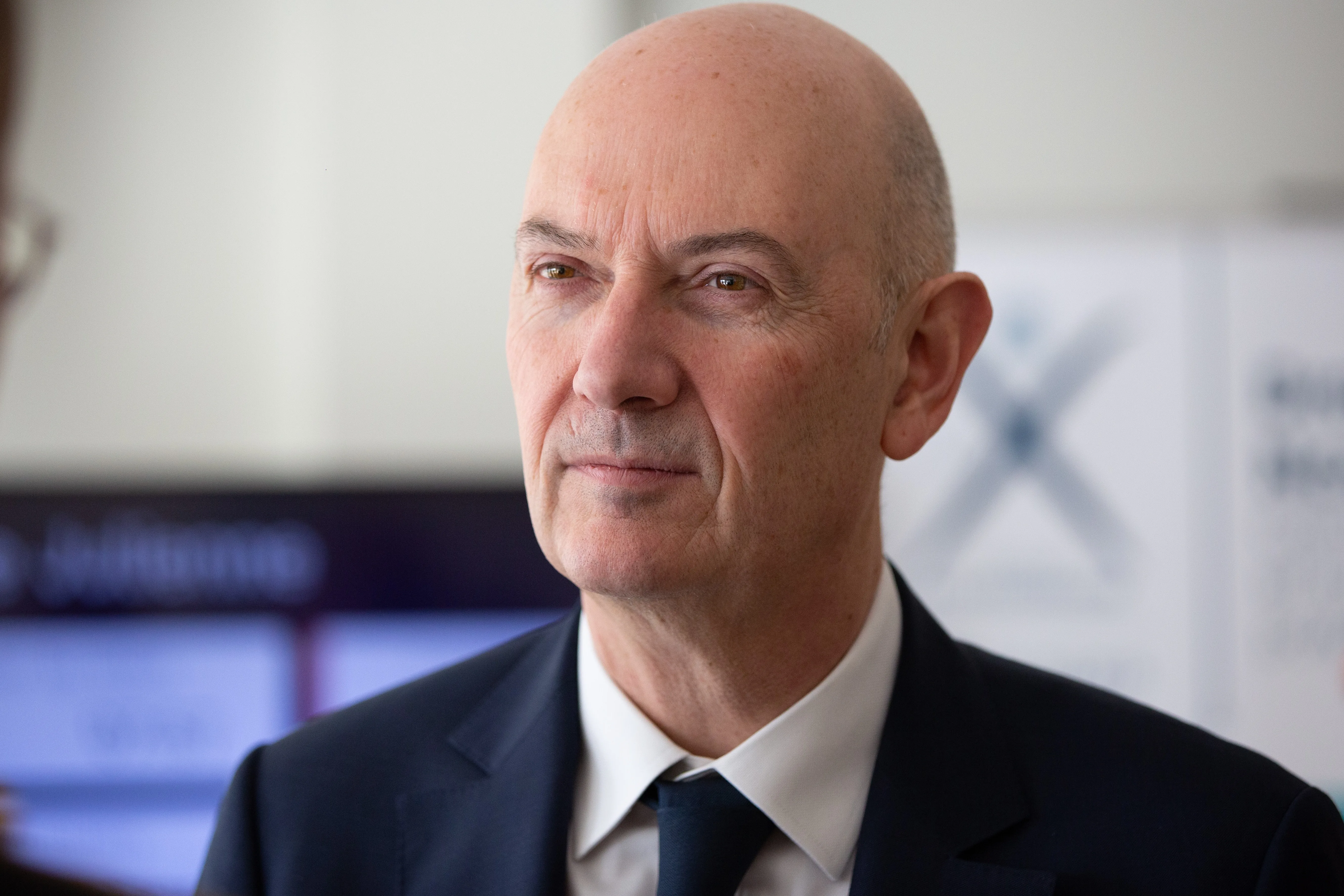 FACTURATION ÉLECTRONIQUE : LE MINISTRE DE L’ÉCONOMIE ROLAND LESCURE MAINTIENT LA MESURE, MALGRÉ LE PIRATAGE DES IMPÔTS