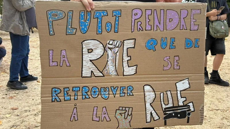 « ÇA VA NOUS PRÉCARISER »: LES CRÉATRICES DE CONTENUS POUR ADULTES MOBILISÉES CONTRE UN ARTICLE DE LA LOI INTÉGRALE CONTRE LES VIOLENCES SEXUELLES