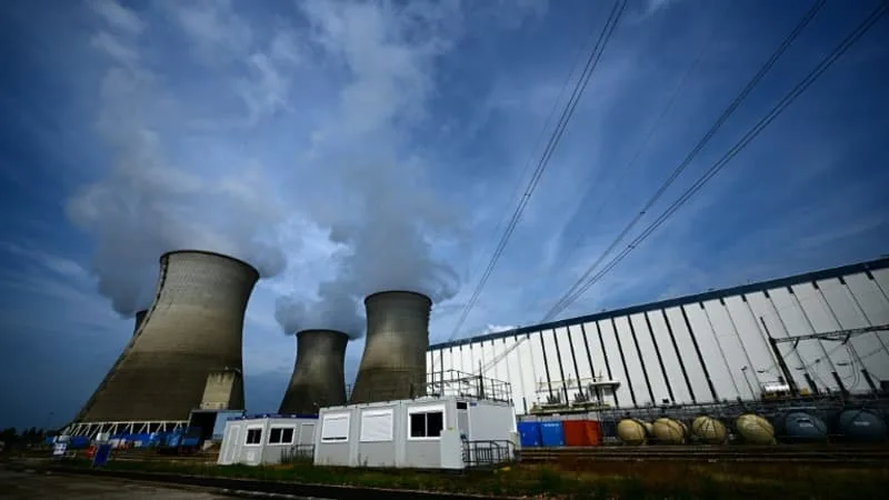 « À CAUSE DES CONDITIONS CLIMATIQUES »: TROIS RÉACTEURS NUCLÉAIRES ENCORE À L’ARRÊT EN FRANCE