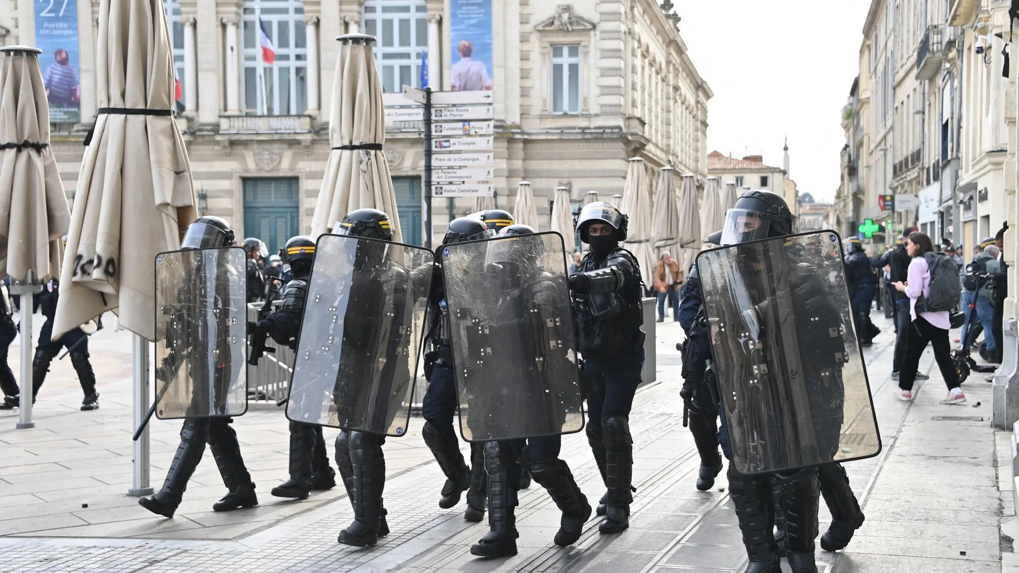 UNE CONNIVENCE ENTRE POLICE ET ULTRADROITE À MONTPELLIER ? CES ENQUÊTES JOURNALISTIQUES L’AFFIRMENT